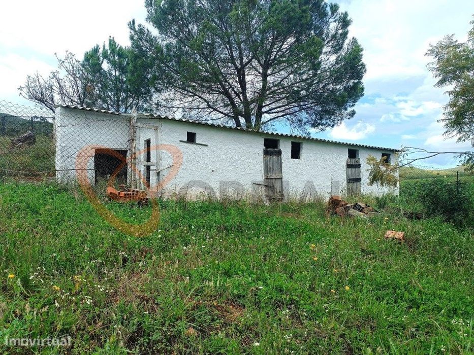 Moradia V3 com barragem para venda em Alte