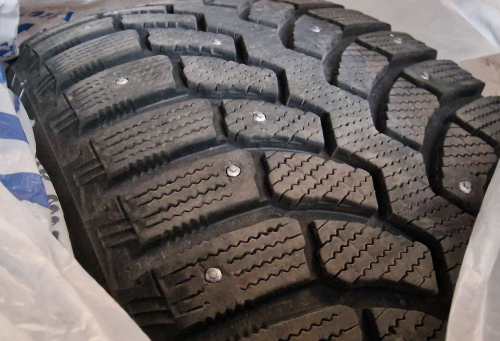 Bridgestone Blizzak  шип  245/50 R20