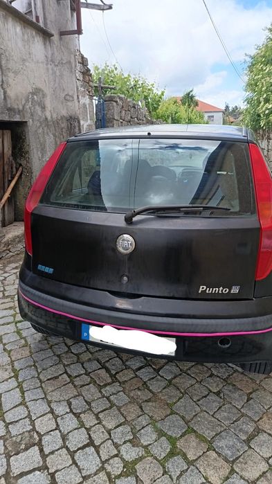 Fiat Punto 1.2 gasolina, 5 portas, ano 2001 cor preta