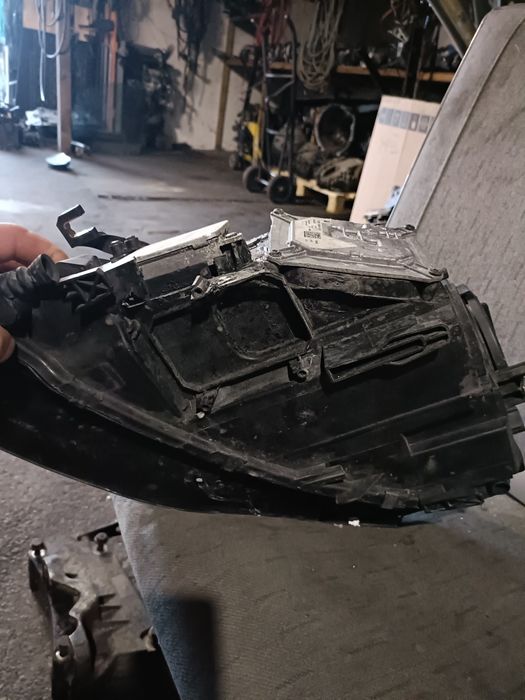 Lampa przód prawa audi a4 B8 przed liftem sprawna