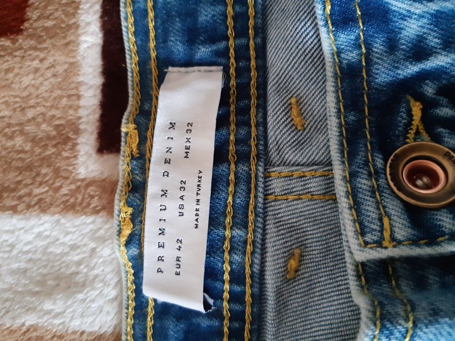 Продам джинсы новые