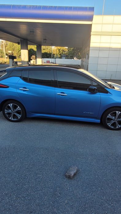Продам Nissan Leaf
