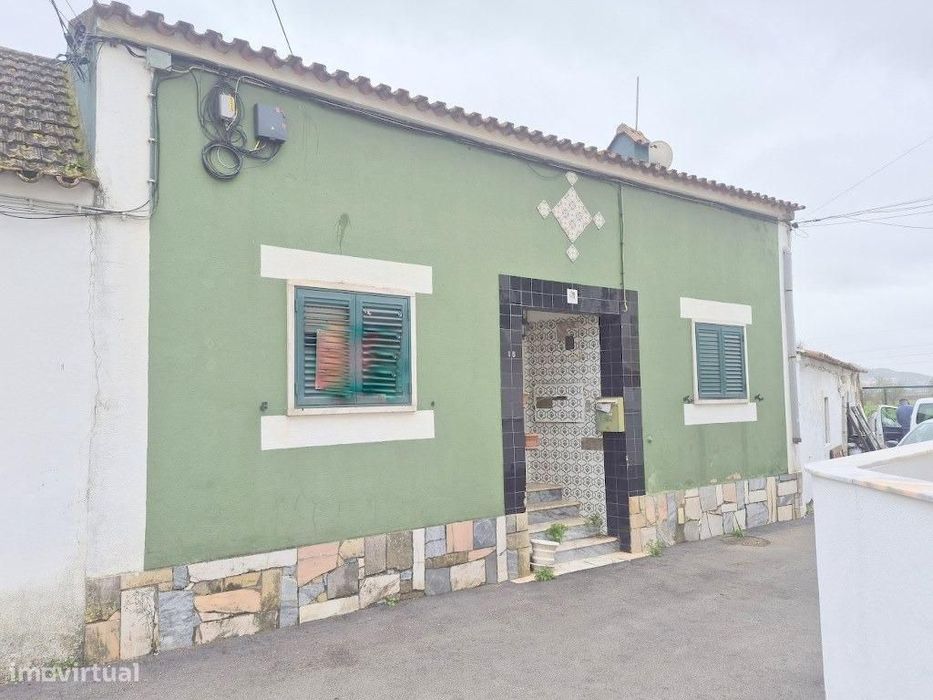 Moradia T2 para remodelar Vialonga