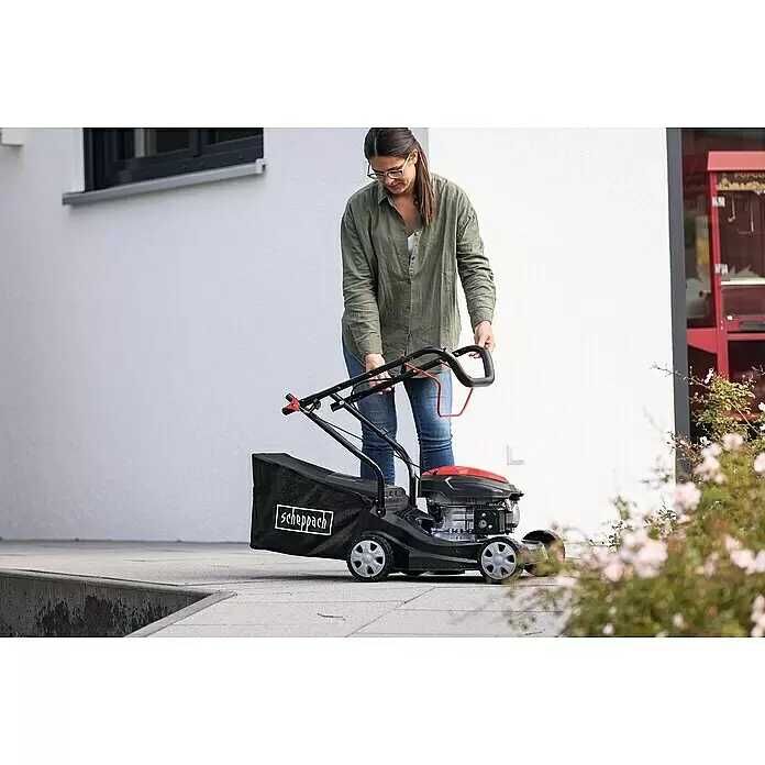Компактна бензинова газонокосарка Scheppach PML40-132P