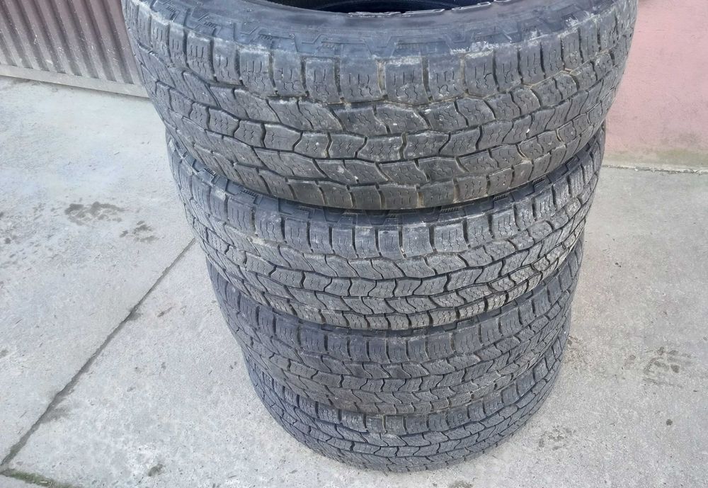 Opony 215 70 R16  AT. 4 sztuki