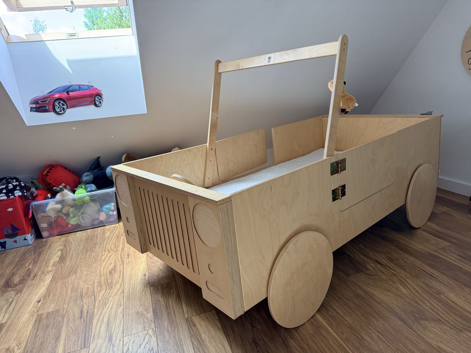 Łóżeczko  dzieciece dla chłopca Jeep samochodzik terenowka