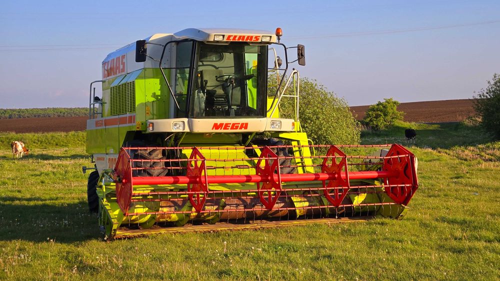 Комбайн зернозбиральний свіжопривезений mega claas