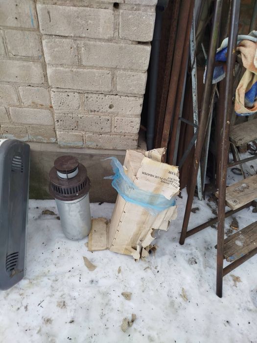 Продам газовий чавунний,з вбудованим вентилятором конвектор новий.