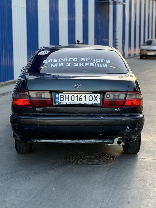 Toyota Carina E 1.6 бензин