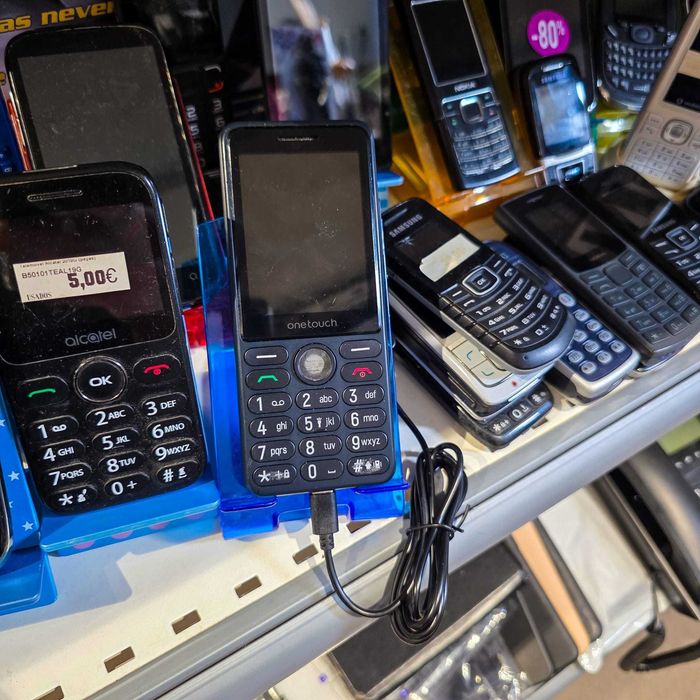 Telemóvel TCL OneTouch Dual SIM com Botão SOS – A Funcionar