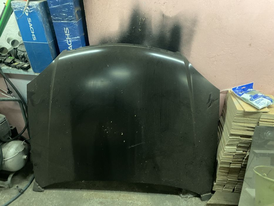 Капот на Шевроле лачеті