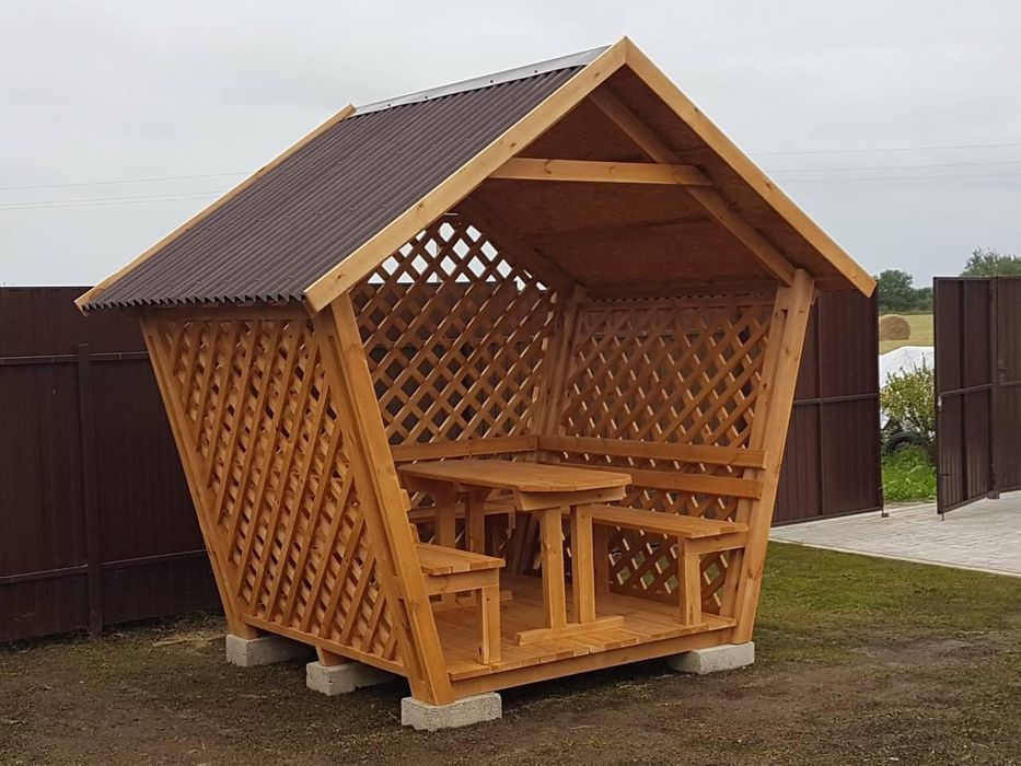 Бісєдка. Альтанка.