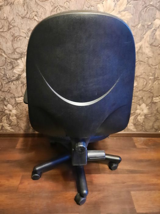 Крісло офісне (стілець)