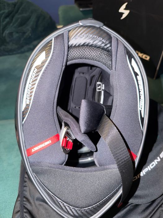 Kask scorpion onyx carbon