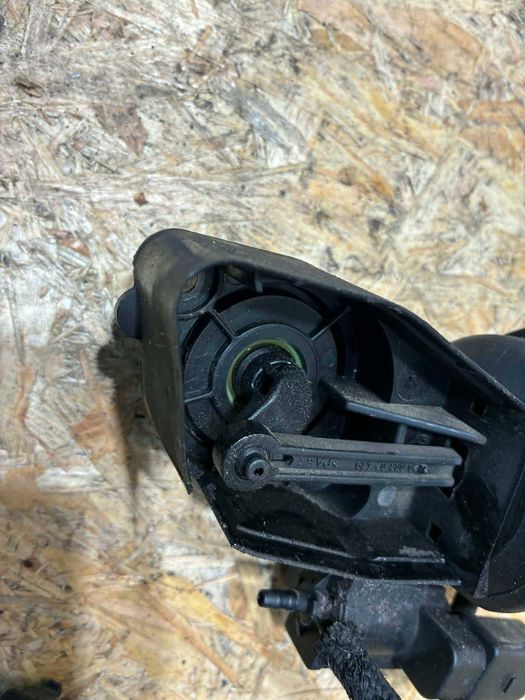 gruszka zawór podciśnienia audi 1.6 ALZ