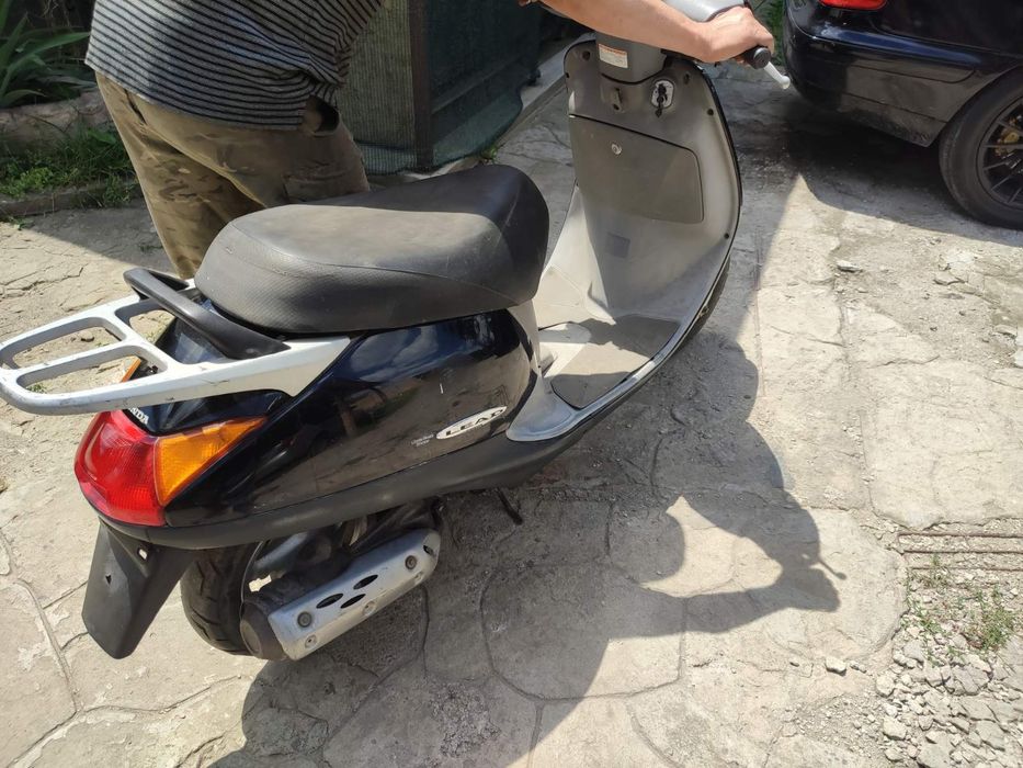 Мотороллер Honda Lead