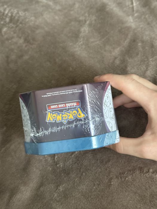 Pokémon TCG Sylveon EX Tin – 30th Anniversary