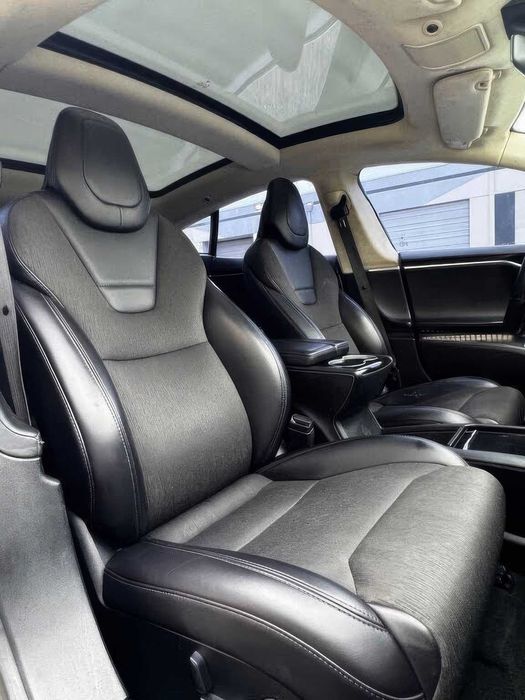 Tesla Model S 100D      2017