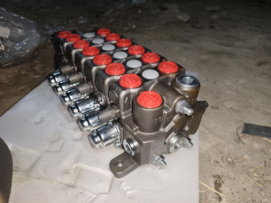 Розподільник маніпулятора Секційний гідророзподільник Akon KV176