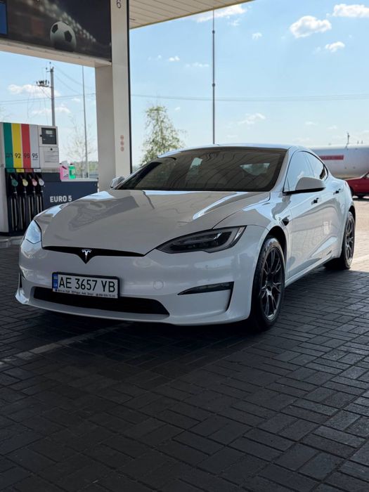 Tesla Model S dual motor