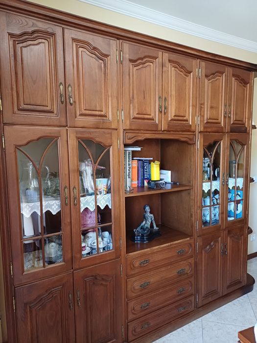 Mobiliário antigo rústico