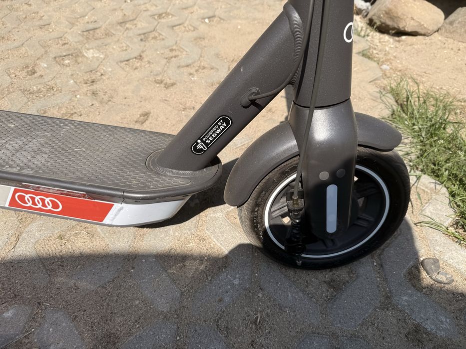 Elektryczna hulajnoga Ninebot Segway Audi