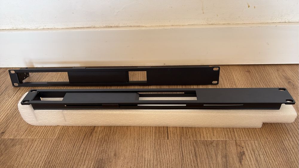Dois Suportes de Rack para ubiquiti EdgeRouter 4/6 e 12 ou para EdgeSwitch 10X/10XP