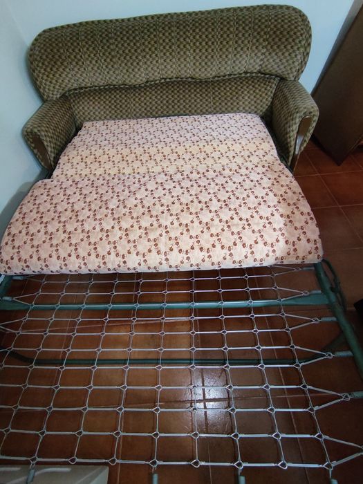 Sofá 3 lugares que transforma em cama