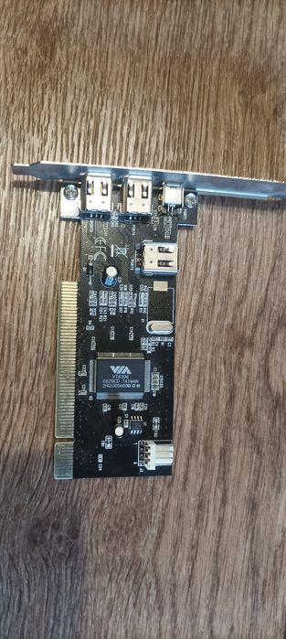 Карта відеозахвату пoд MINI-DV та карта розширення USB 2.0 через PCE