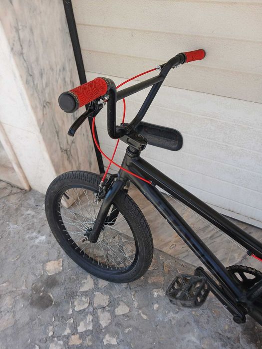 Bicicleta (Bmx) preta