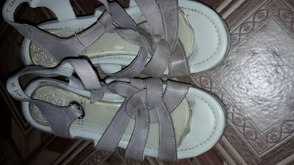 Босоножки кожагые