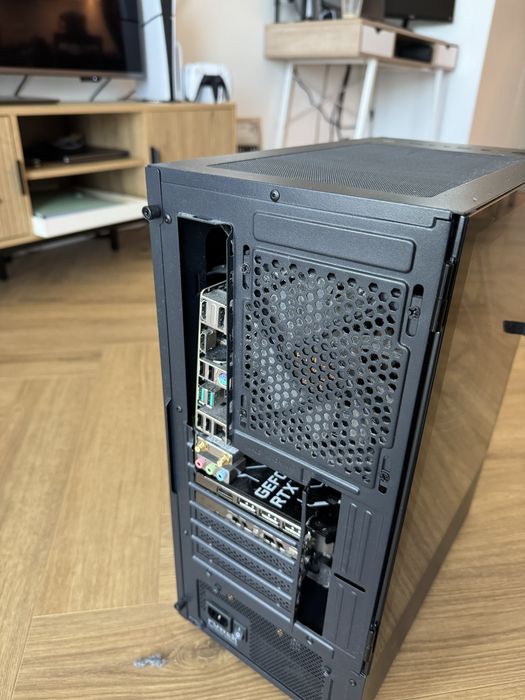 RTX 3070 Ti / 32GB RAM /  i5-12400F + akcesoria Logitech