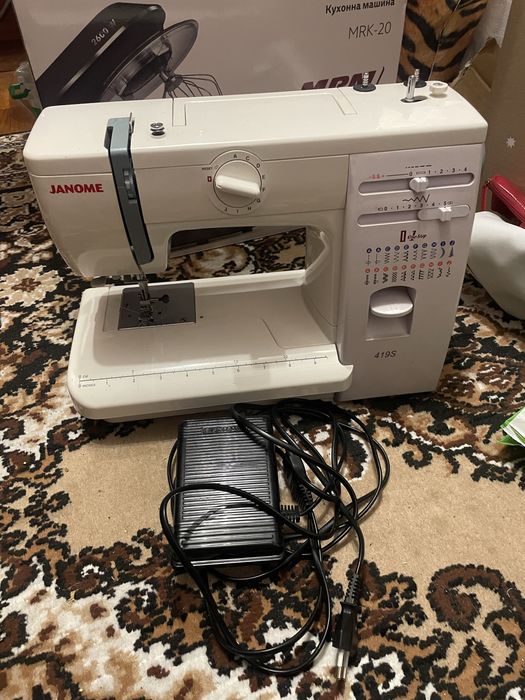 Продам швейную машину Janome 419s