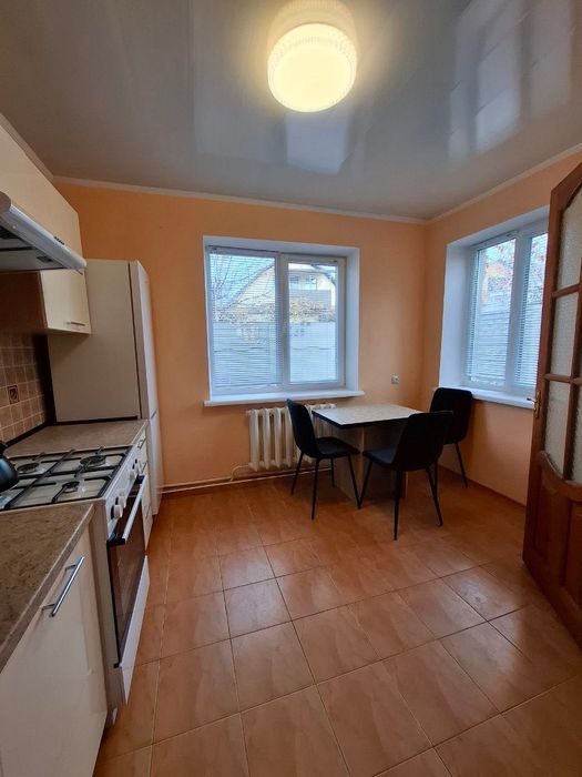 Оренда частини будинка район Старе місто