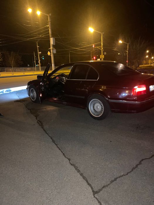 Продам бмв. Е 39