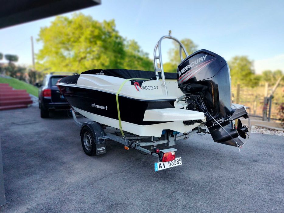 Barco Bayliner Element E 160