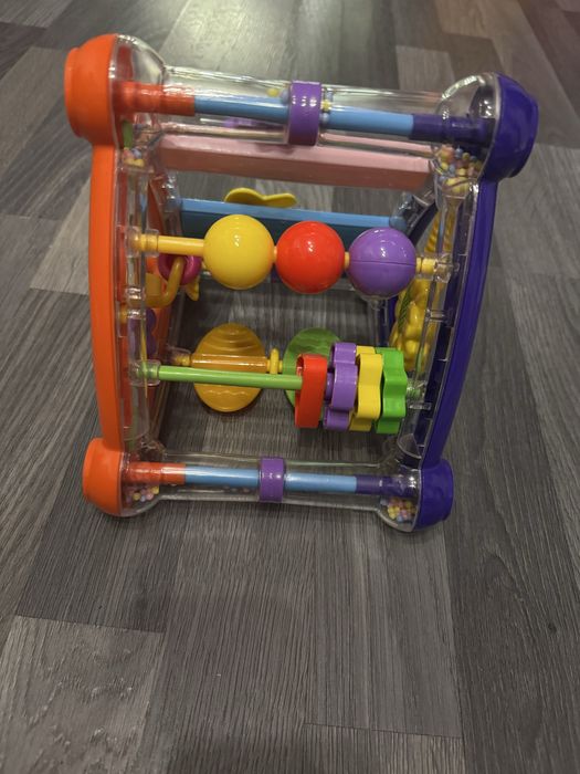 Іграшка від 6 місяців в ідеальному стані