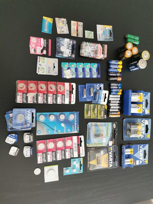 Várias pilhas quase todas novas