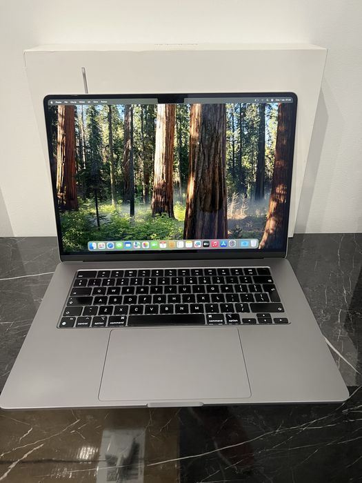 MacBook 15 2024 16GB 256GB  M3 Bateria 95% a3114