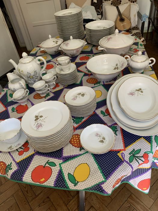 Serviços spal para 12 pessoas de chá e de jantar