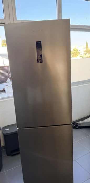 vendo geladeira Becken. em exelente estado, usada somente para ferias. pouquissimo uso