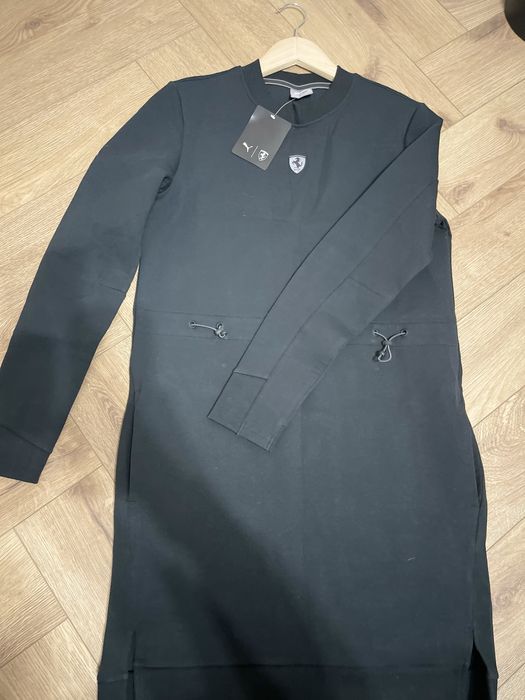 Жіноче плаття від Puma з колекції Ferrari.