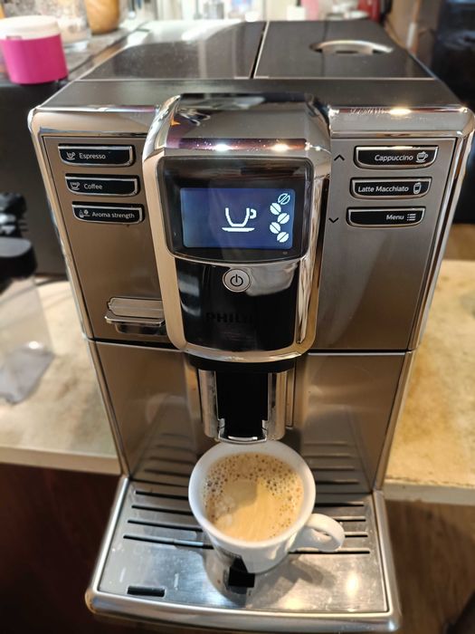 Кофемашина кавомашина Saeco Philips Series 5000 (EP5365/10) Б,У