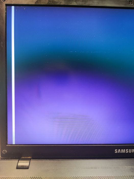 Ноутбук Samsung 305V5