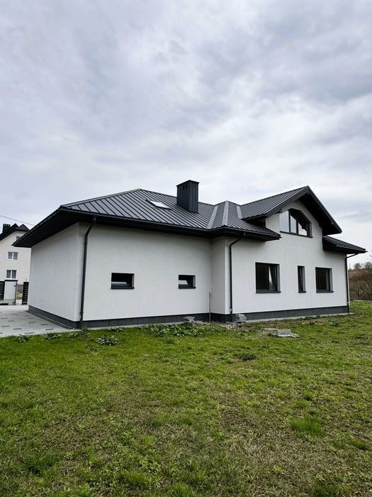 Продаж будинку, Солонка, вул.Нечуя-Левицького,280 м.кв без комісії
