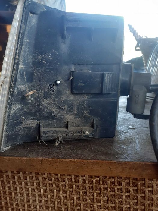 Vendo farois dianteiros de renault 19