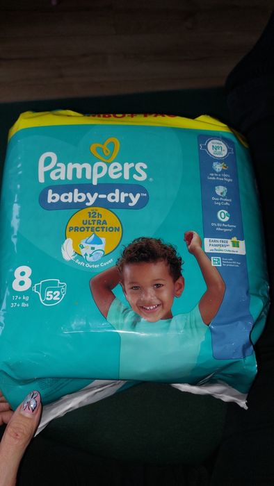 Pampersy 8    17kg +