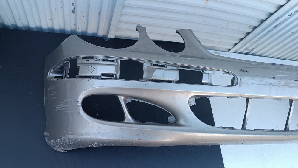 Vendo parachoque de frente Mercedes W211 ano 2003/06