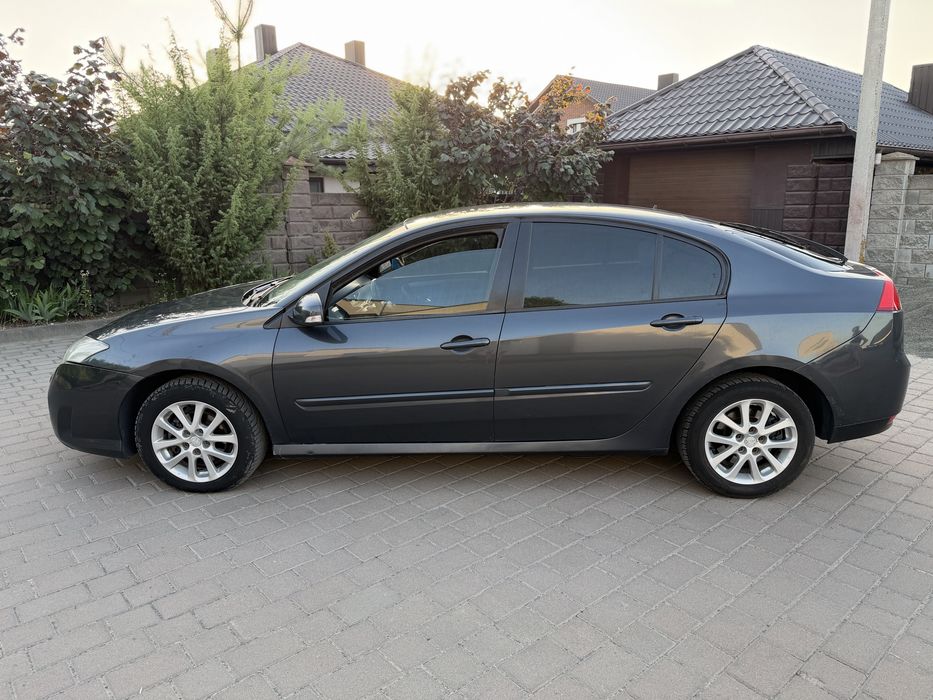 Renault Laguna III гарний стан, чудова техніка.