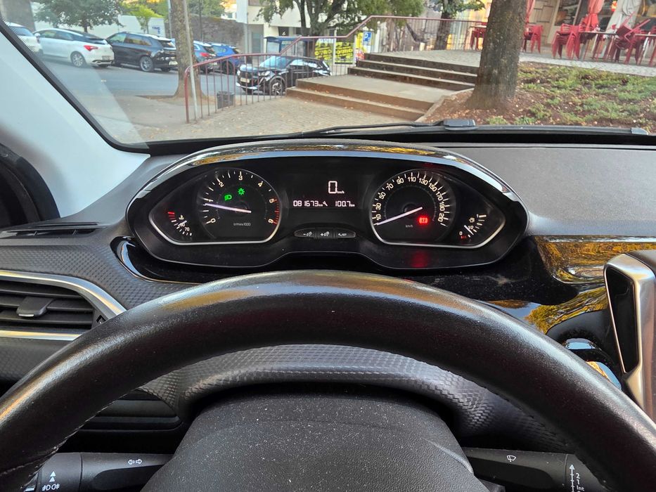 Peugeot 2008 1.6 HDI